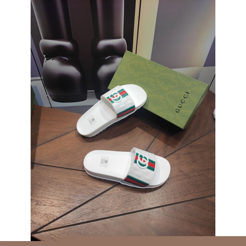 G*u*i slippers